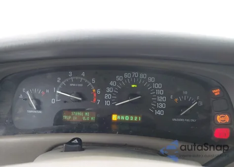 2000 Buick Park Avenue Ultra из США, поврежденный, VIN 1G4CU5218Y4125025